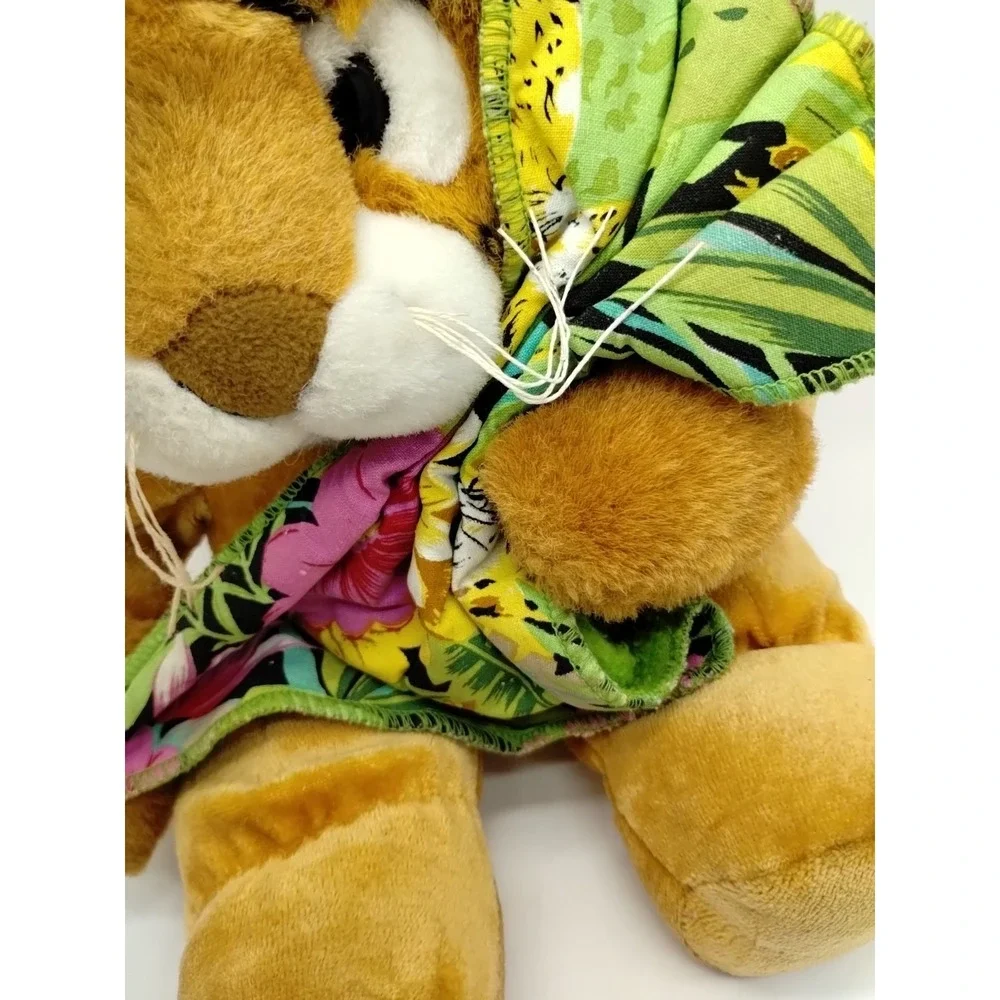 Vintage 1980s ? Commonwealth Plush Tiger With Blanket Lovey 13